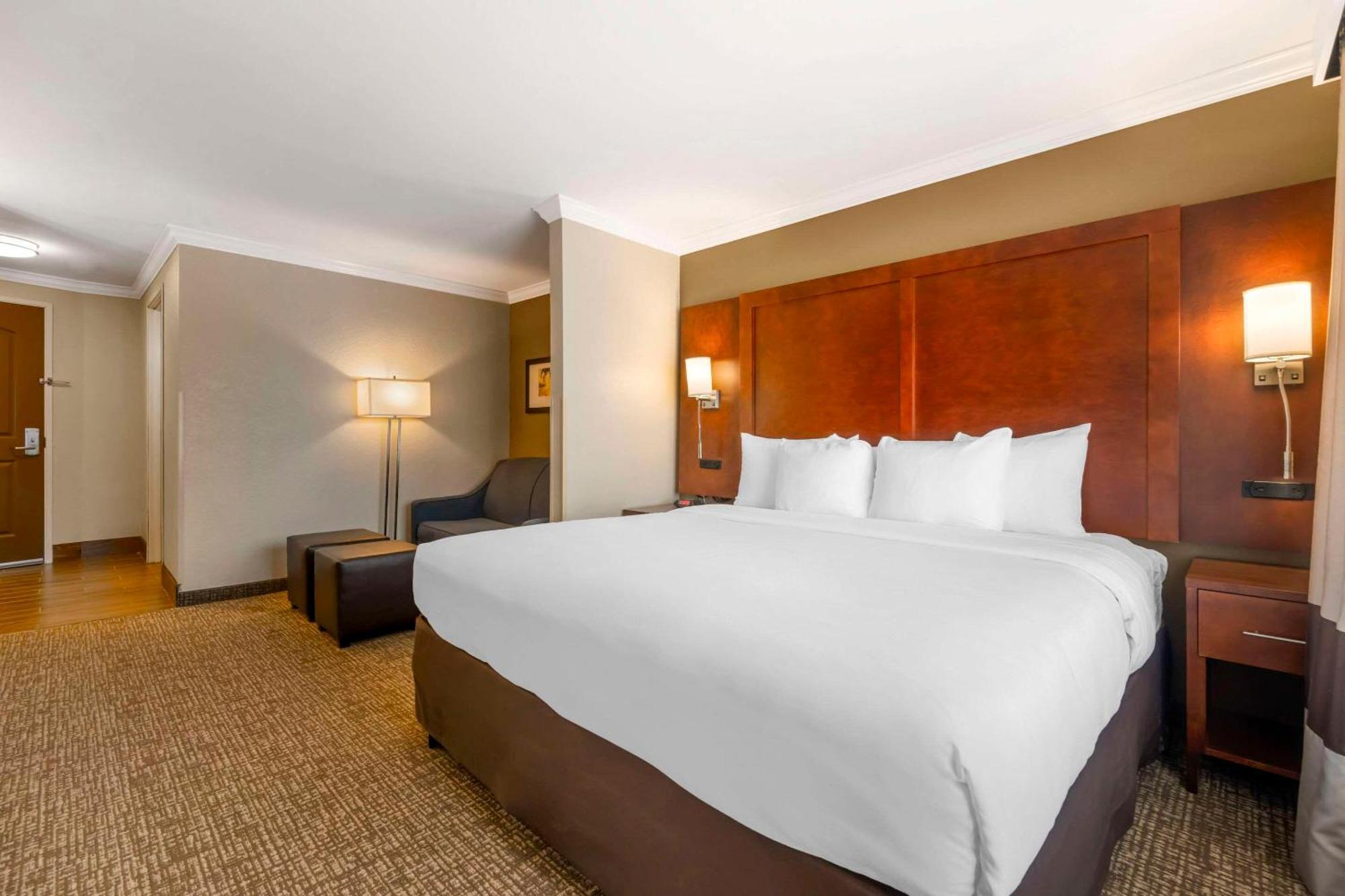 Comfort Suites Элизабеттаун Экстерьер фото