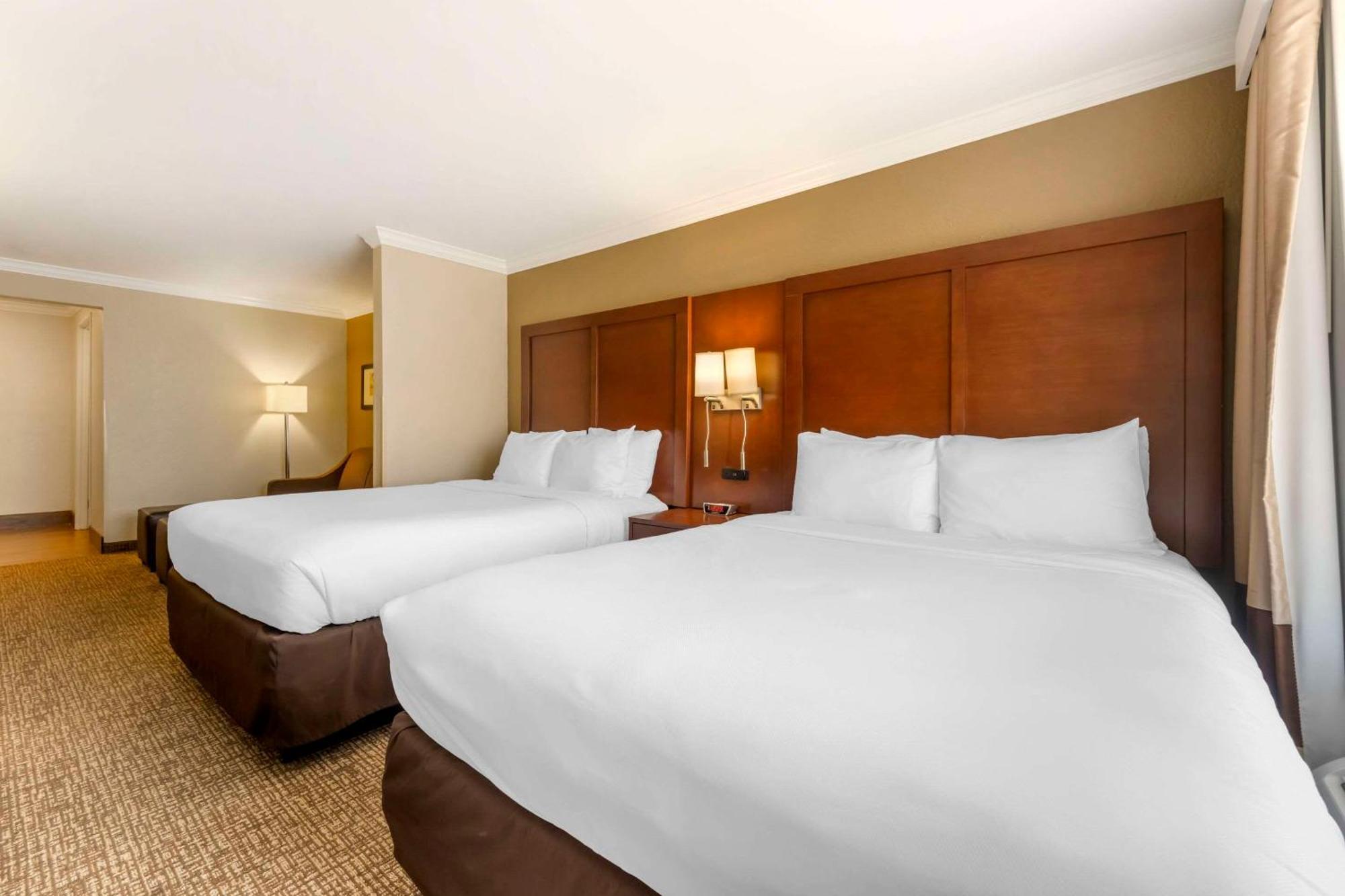 Comfort Suites Элизабеттаун Экстерьер фото