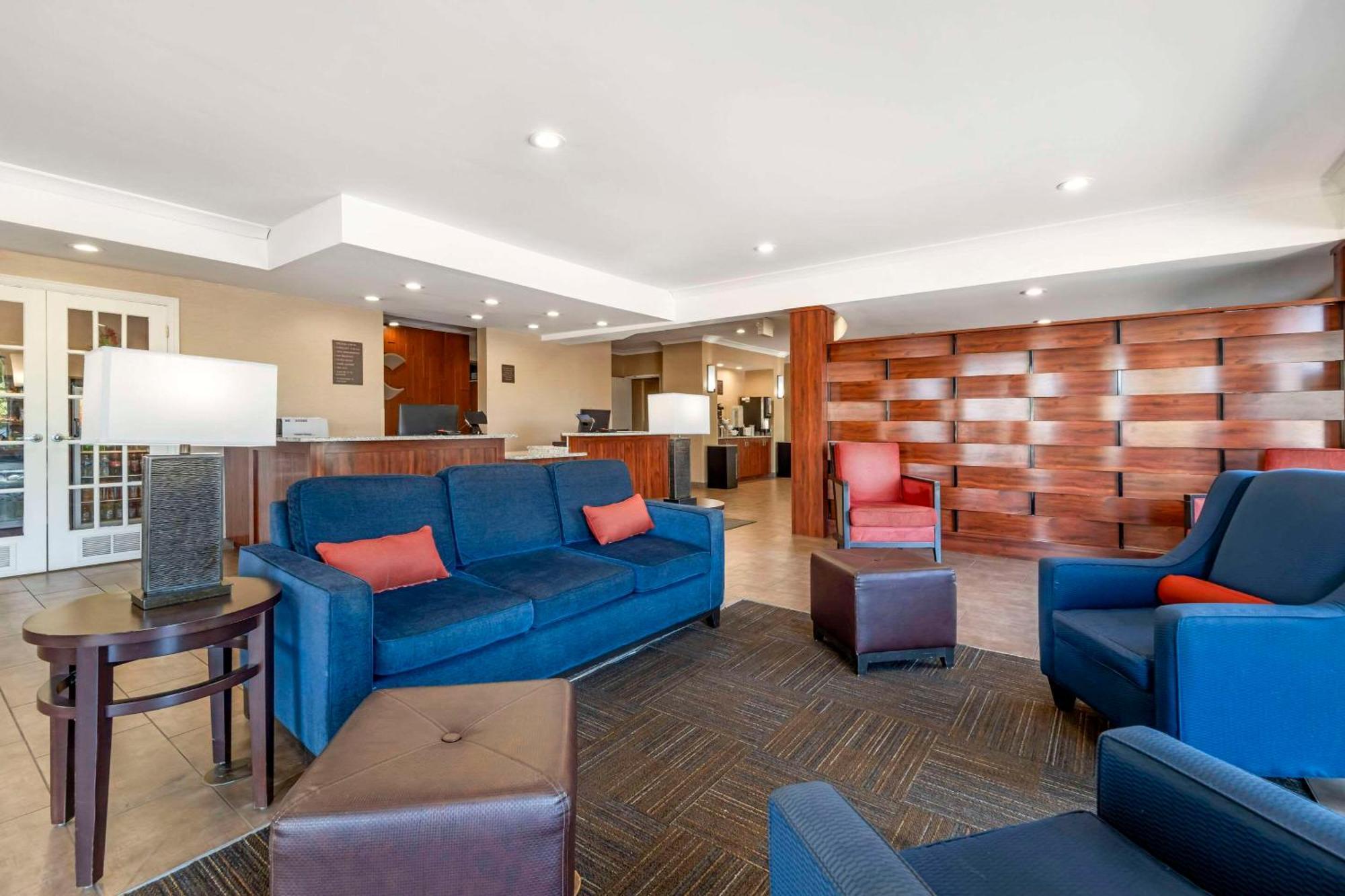 Comfort Suites Элизабеттаун Экстерьер фото